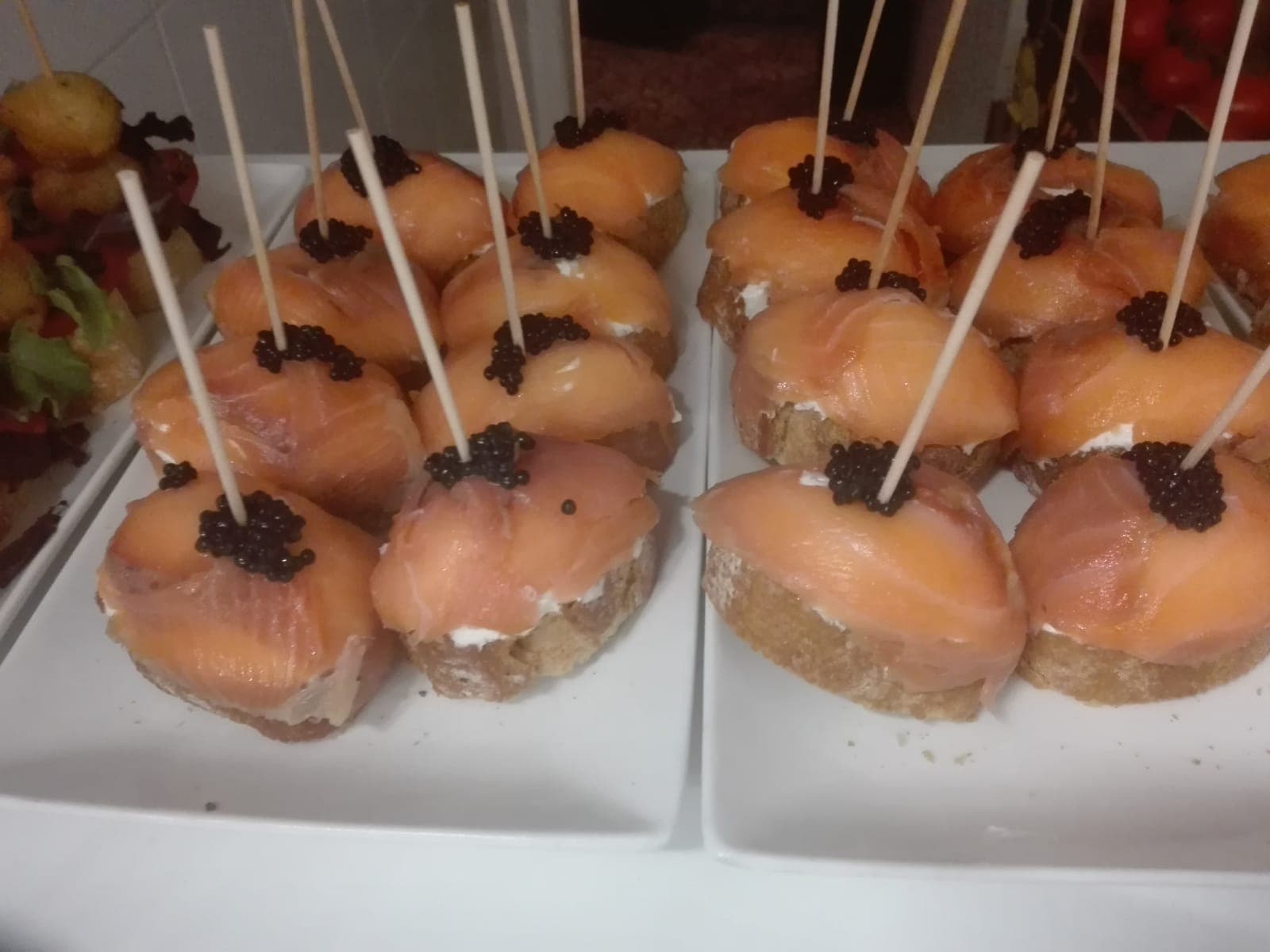 Salmone affumicato con caviale